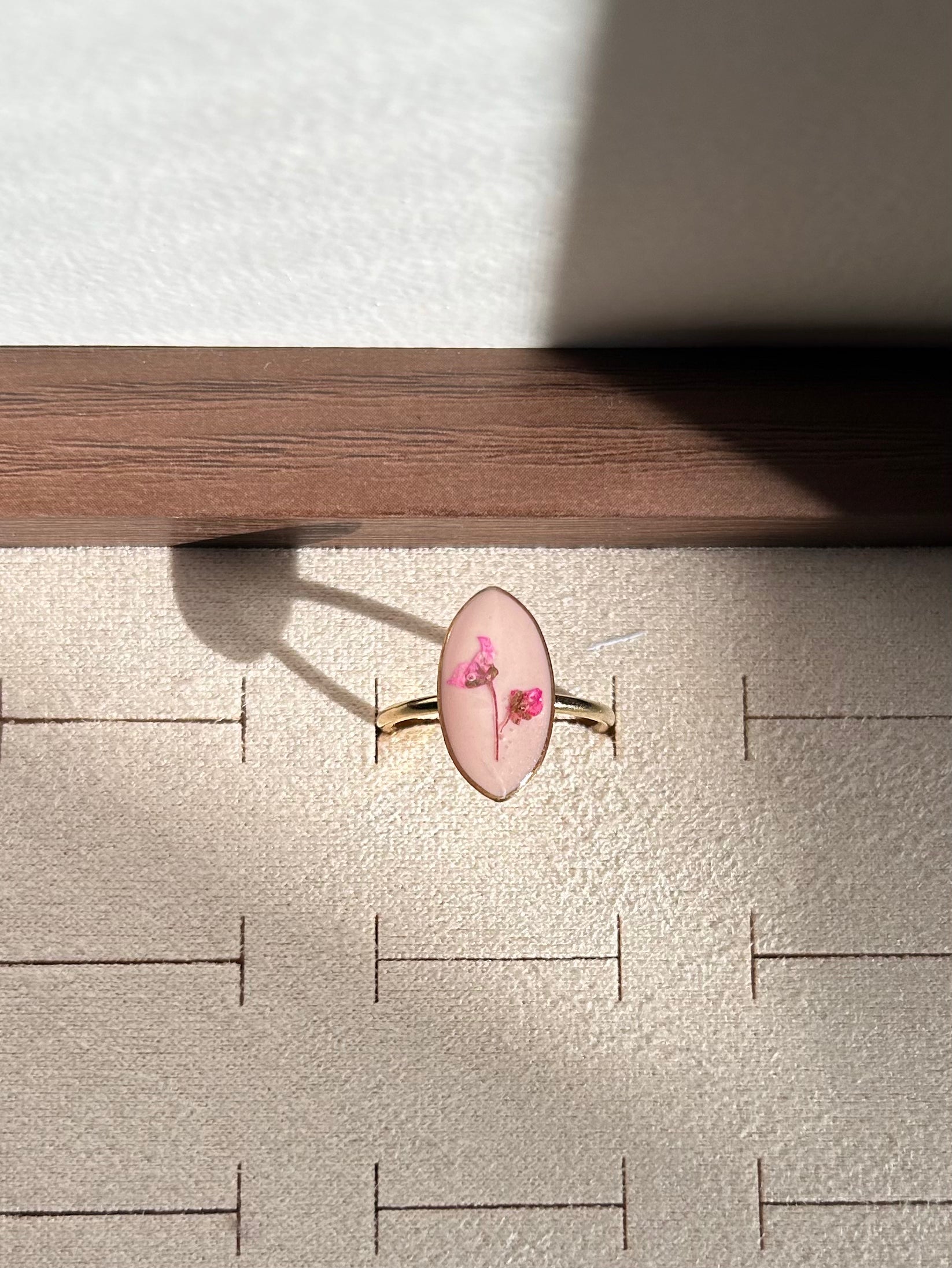 Milk Gaze Ring